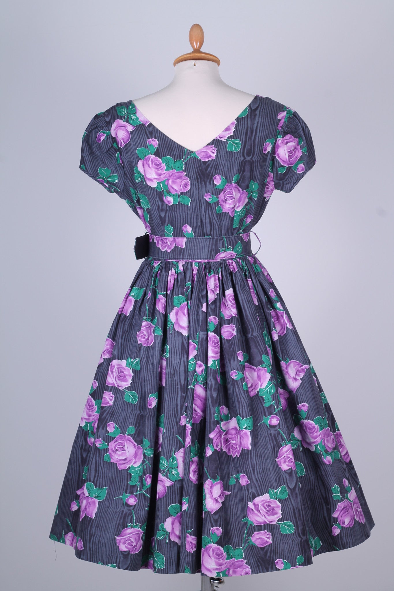 Solgt vintage tøj - Blomstret sommerkjole 1950. S - Solgt - Vintage Divine - 3