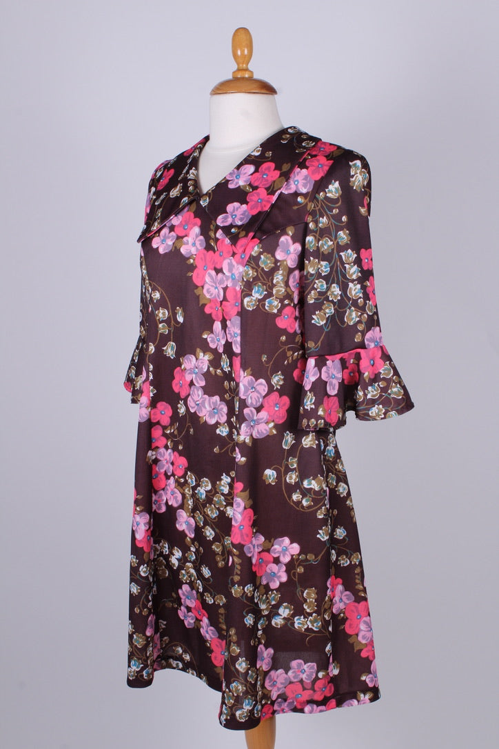Blomstret kjole, slut. 1960. L