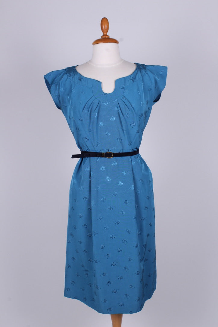 Blå kjole i silkerebs. 1950. M