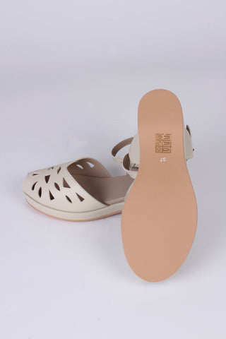 VEGAN - 40'er / 50'er style sandal / wedge - Cream - Sidse