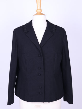 Sort jakke i tyndt ulddstof. 1960. L