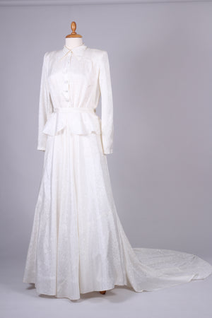 Brudekjole med slæb. 1950. L