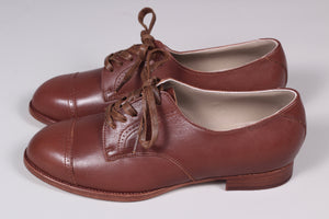 Klassiske slut. 1930’er / 1940'er inspirerede Oxford snøresko med fint hulmønster - Cognac brun -Eleanor