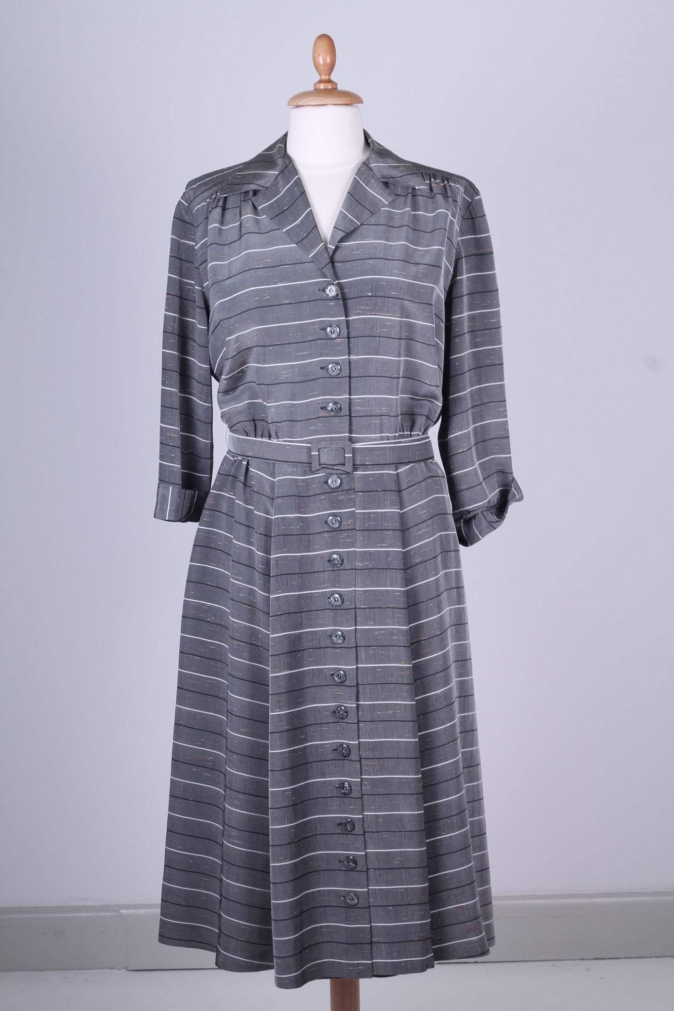 Solgt vintage tøj - Stribet hverdagskjole 1950. XL - Solgt - Vintage Divine - 1