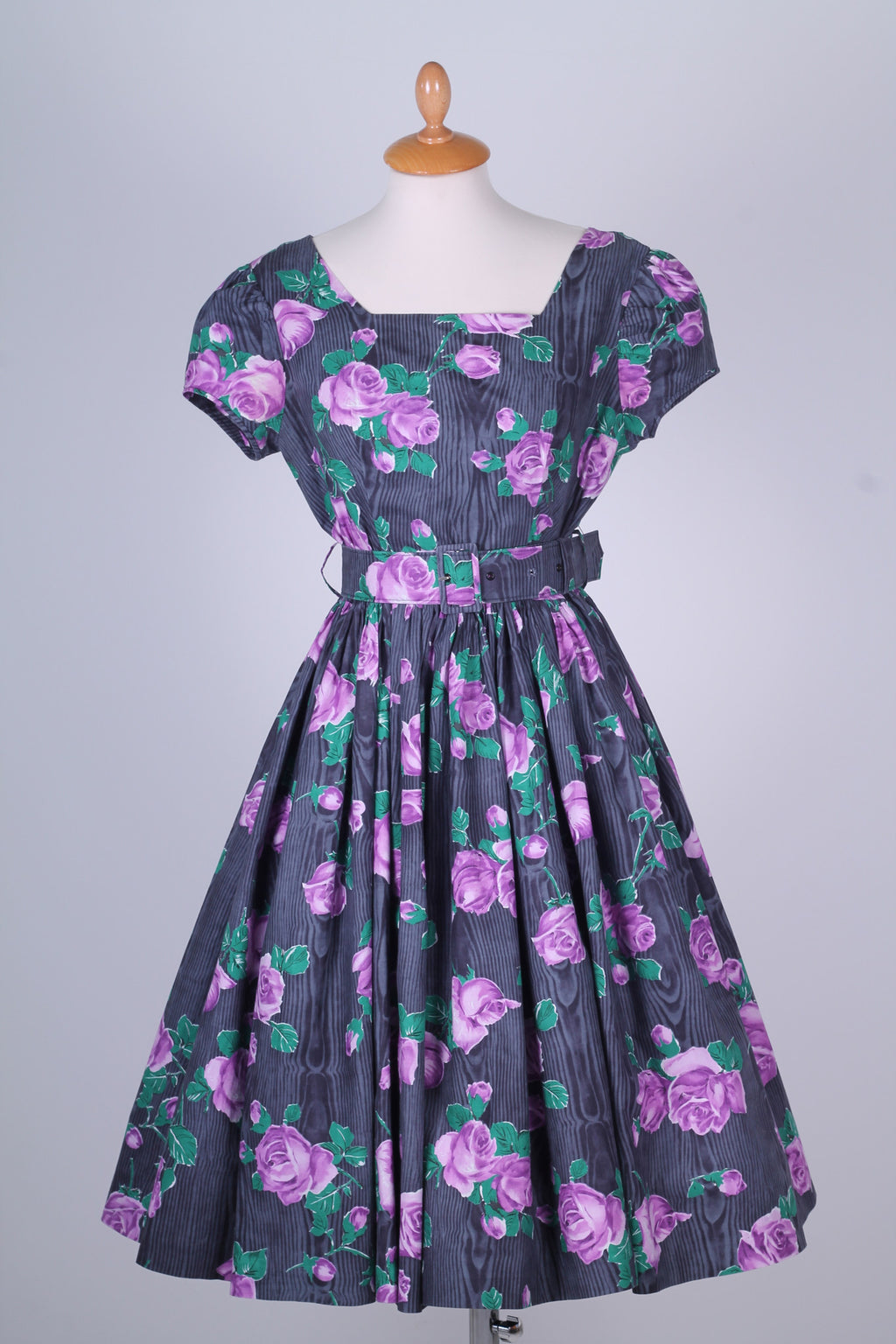 Solgt vintage tøj - Blomstret sommerkjole 1950. S - Solgt - Vintage Divine - 1