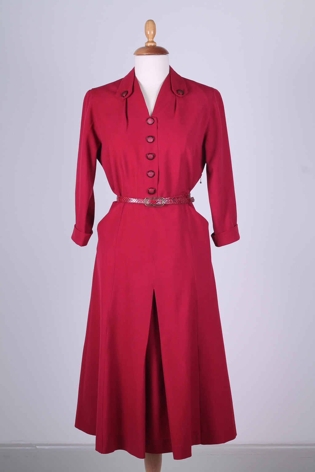 Solgt vintage tøj - Rød hverdagskjole 1940. M - Solgt - Vintage Divine - 1