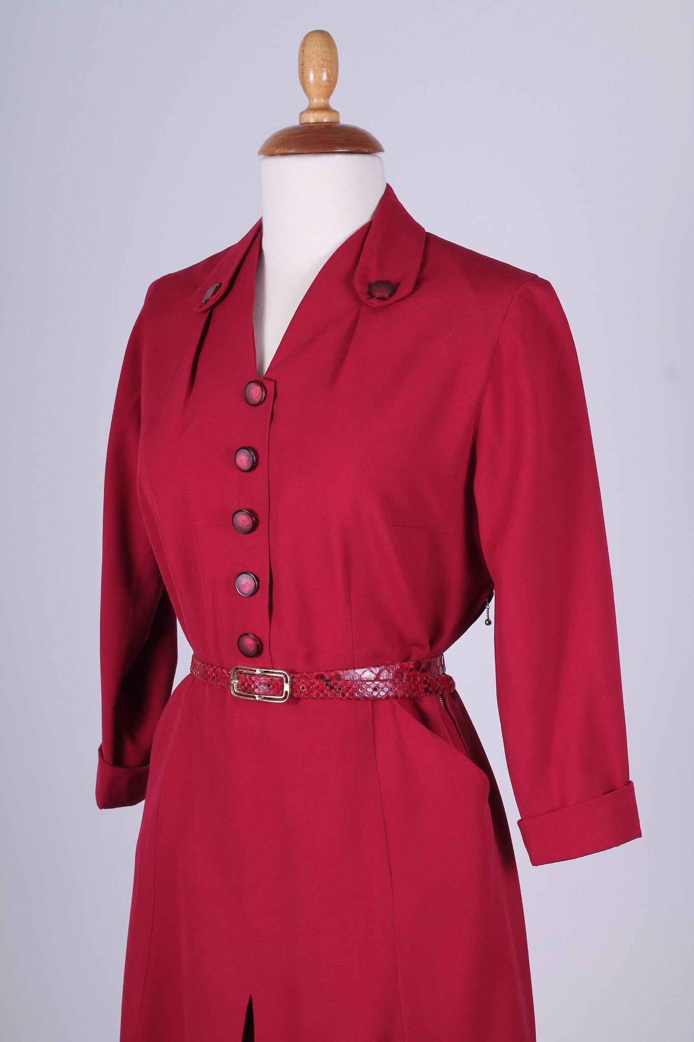 Solgt vintage tøj - Rød hverdagskjole 1940. M - Solgt - Vintage Divine - 4
