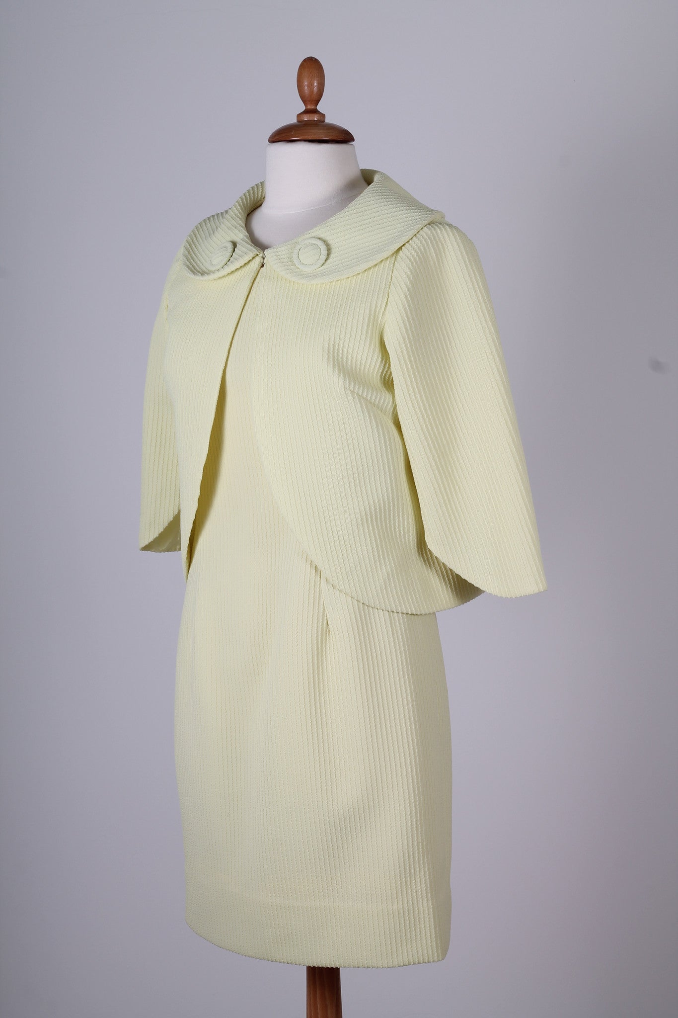 Vintage tøj - Lysegul cocktailkjole med jakke 1960. S-M - Vintage kjoler fra 1960'erne - Vintage Divine - 5