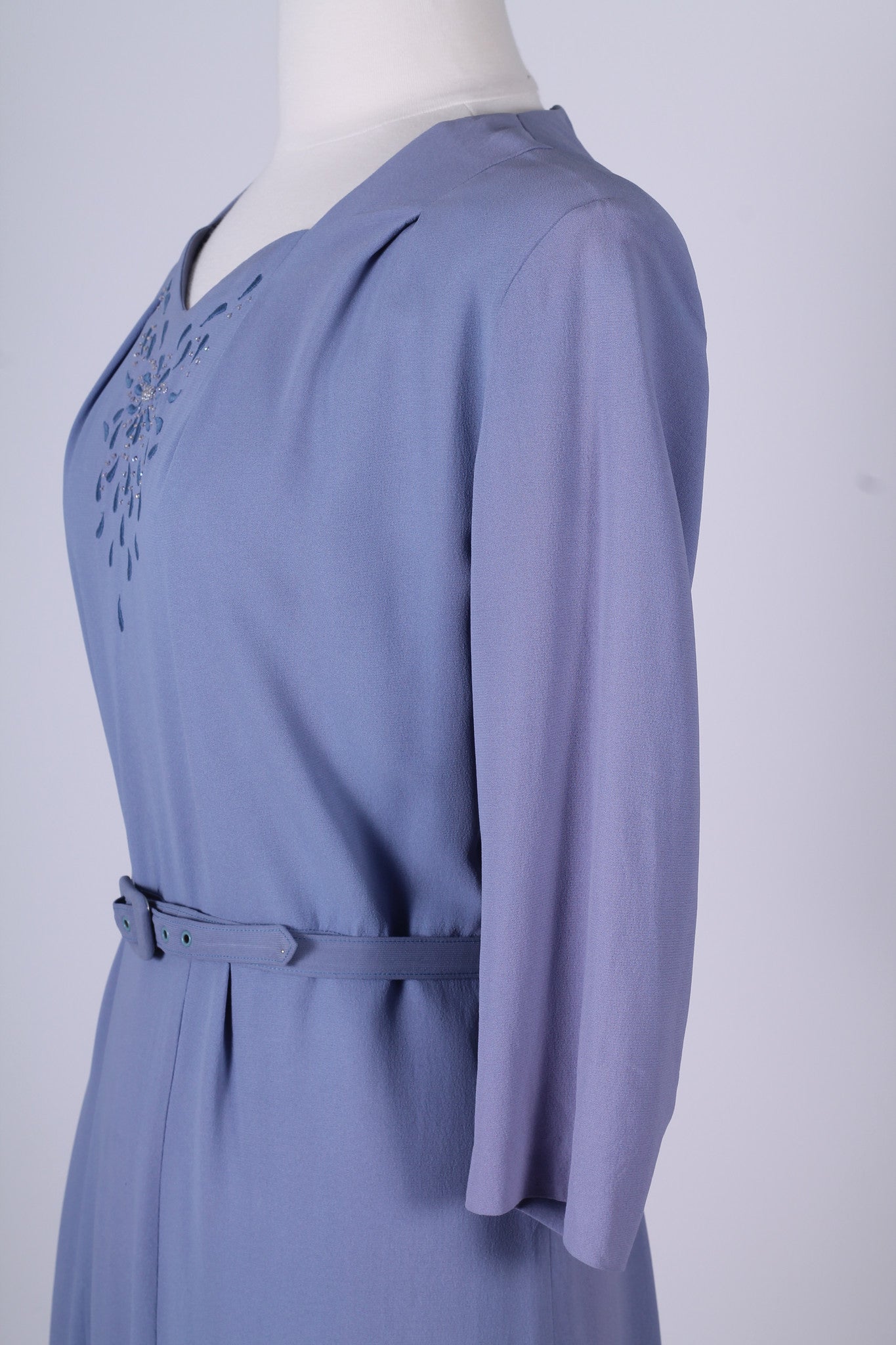Vintage tøj - Lyselilla kjole med broderi 1940. L - Vintage kjoler fra 1940'erne - Vintage Divine - 5