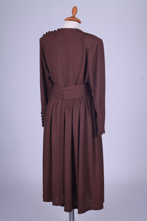 Brun kjole med perlebroderi 1930. S.M