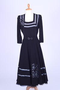 Skræddersyet kjole 1940. L