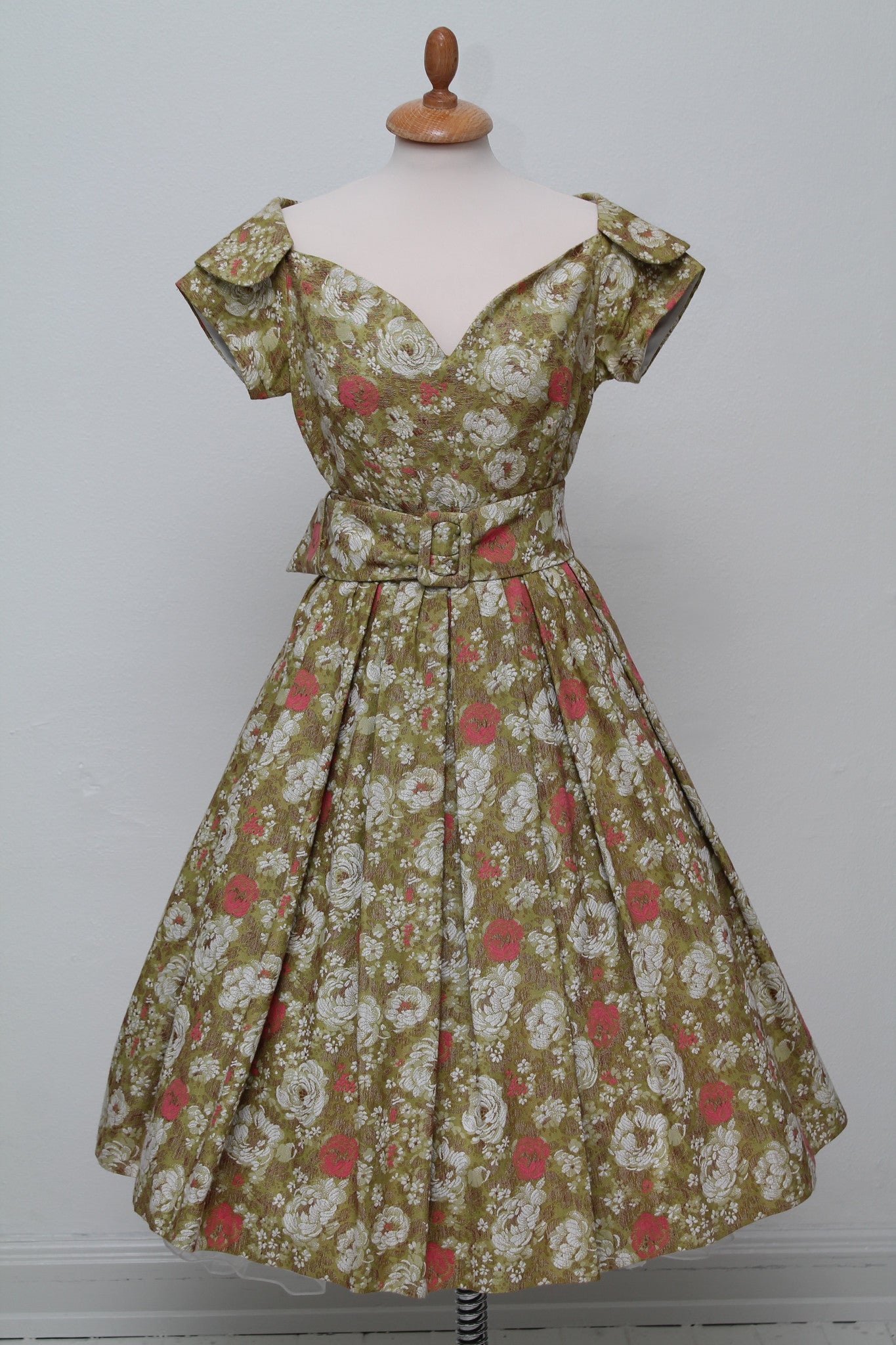 Vintage tøj - Selskabskjole i bomuldsbrokade 1950. S-M - Vintage kjoler fra 1950'erne - Vintage Divine - 1