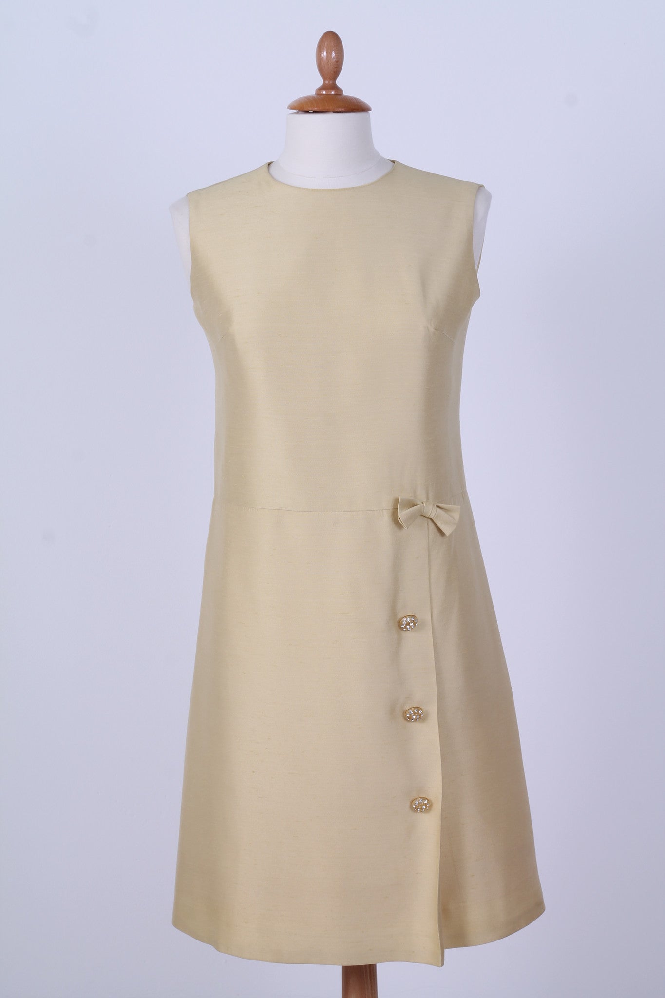 Solgt vintage tøj - Lysegul cocktailkjole med jakke 1960. S-M - Solgt - Vintage Divine - 2