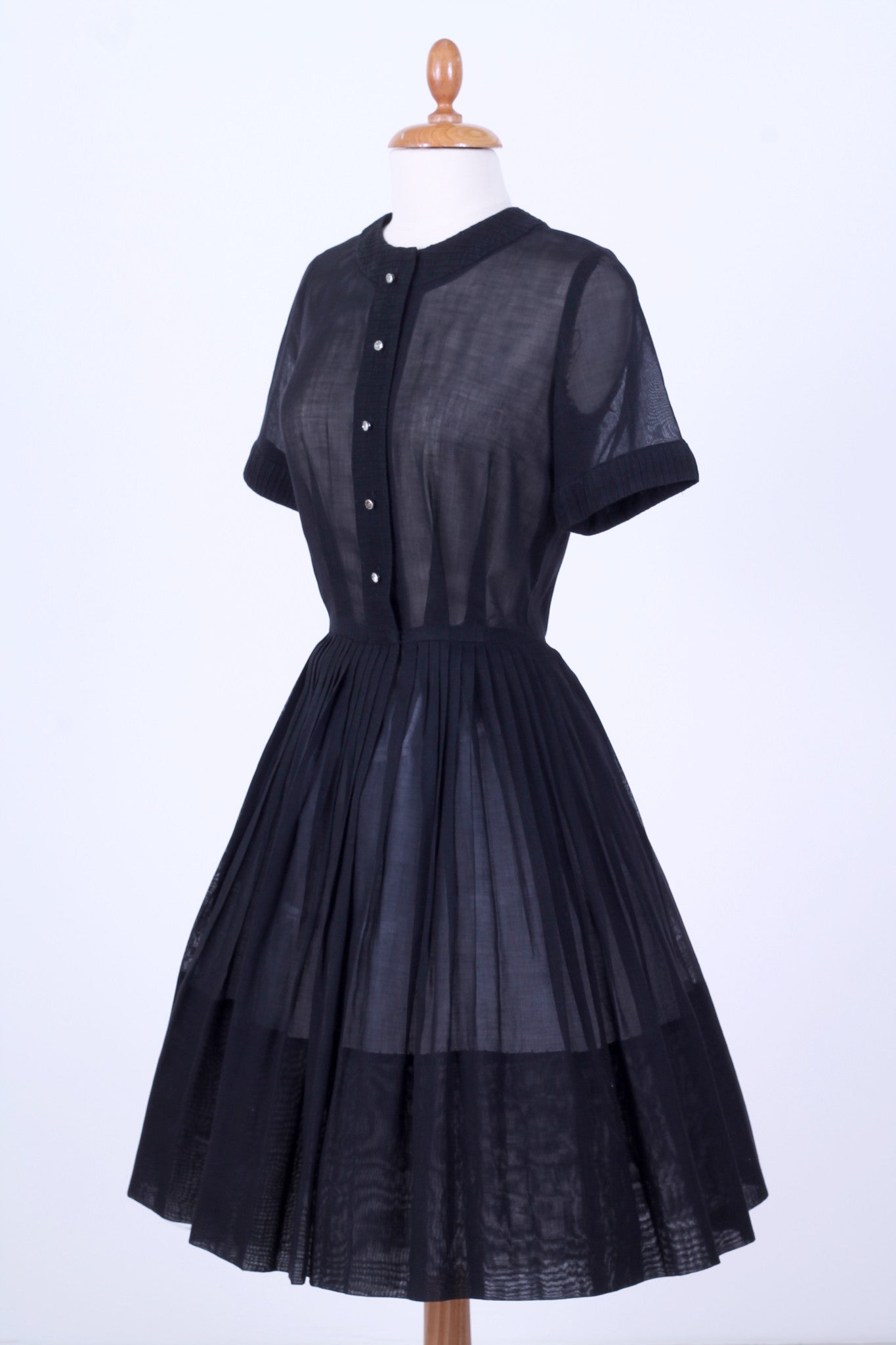 Solgt vintage tøj - Sort hverdagskjole i organza 1950. XS-S - solgt - Vintage Divine - 2