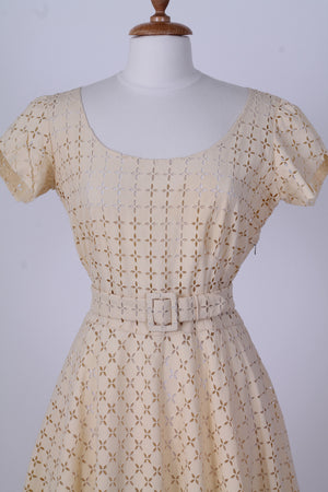 Solgt vintage tøj - Gul aftenkjole med broderie-anglaise 1950. M - Solgt - Vintage Divine - 4